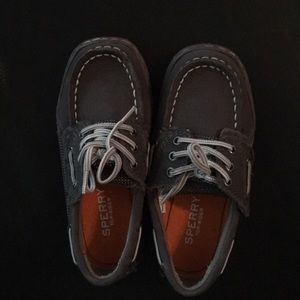 Sperry toddler boys shoe size 10M (US)